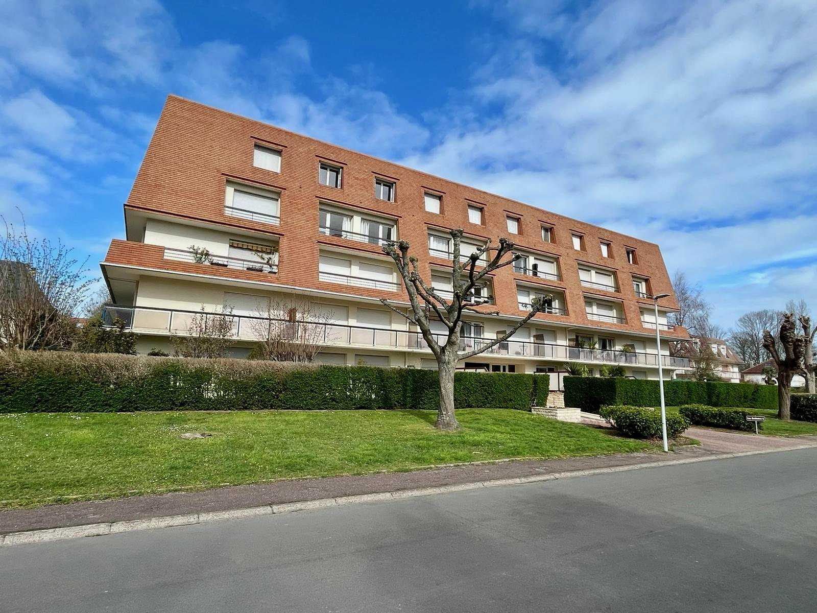 Condominium in Houlgate, Normandie 11648136