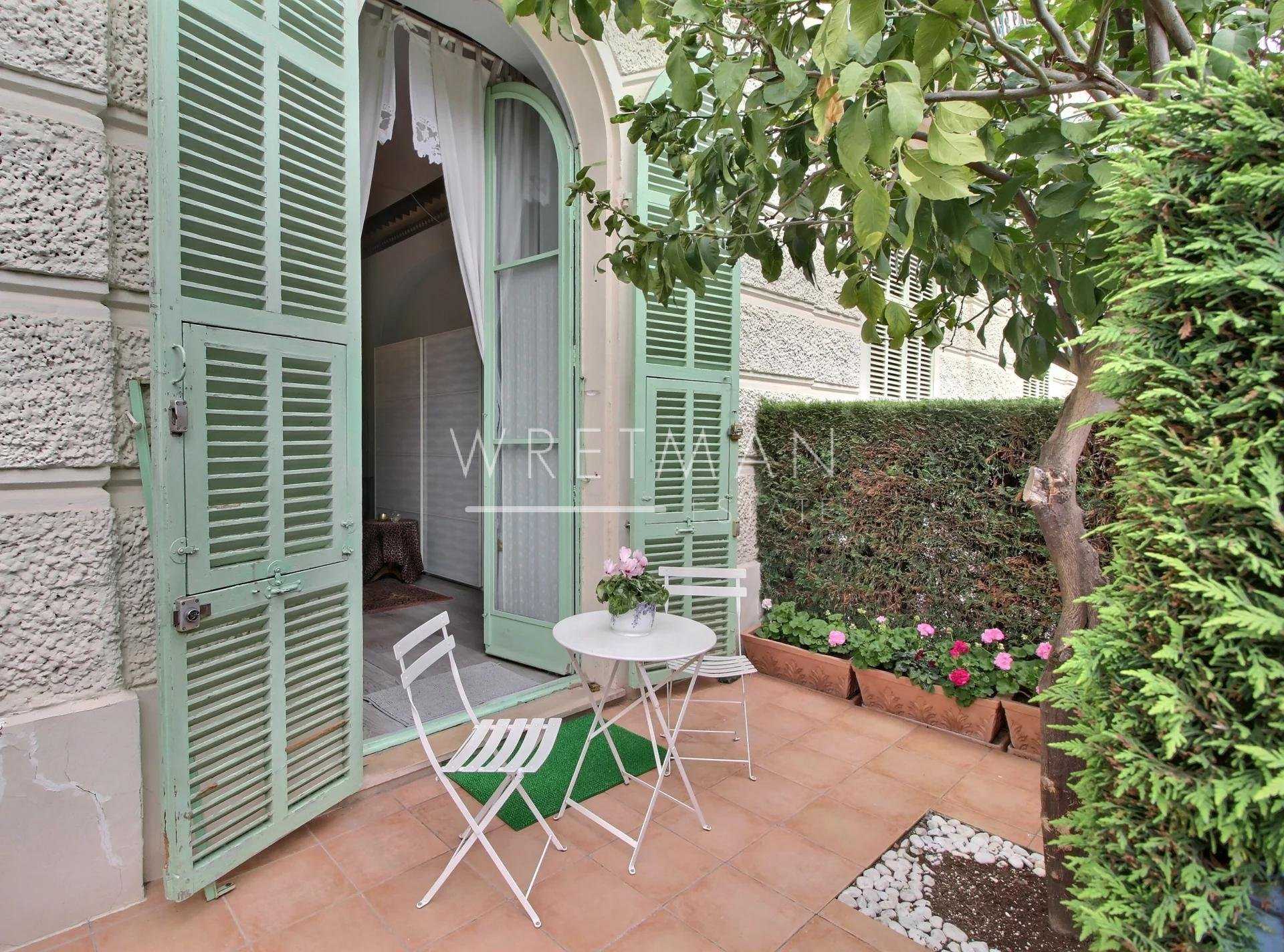 Condominium in Garavan, Provence-Alpes-Cote d'Azur 11648138