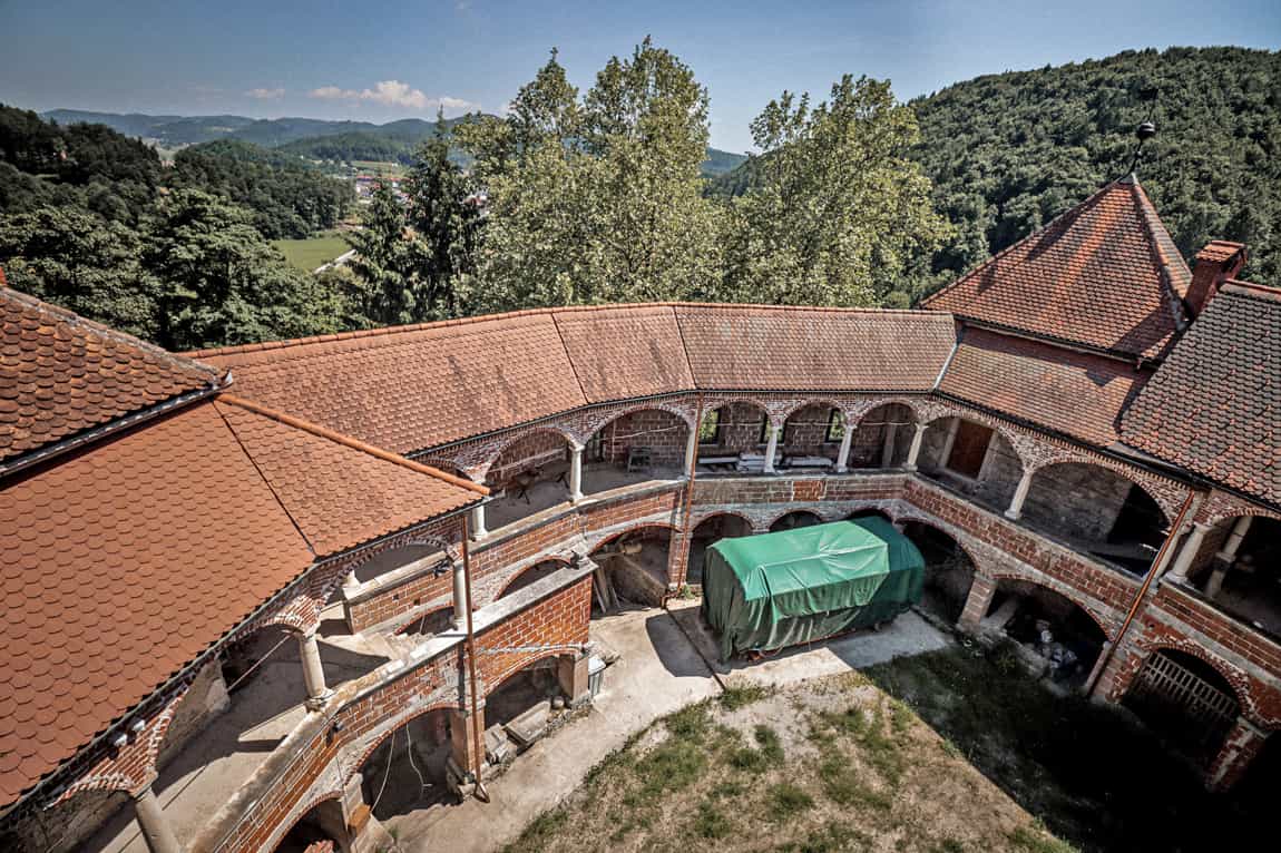 жилой дом в Mirna Peč, Novo Mesto 11648160