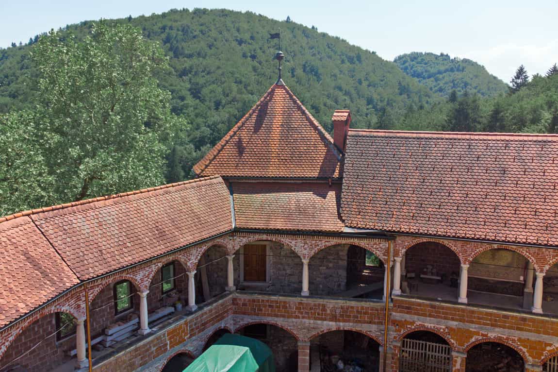 rumah dalam Mirna Peč, Novo Mesto 11648160