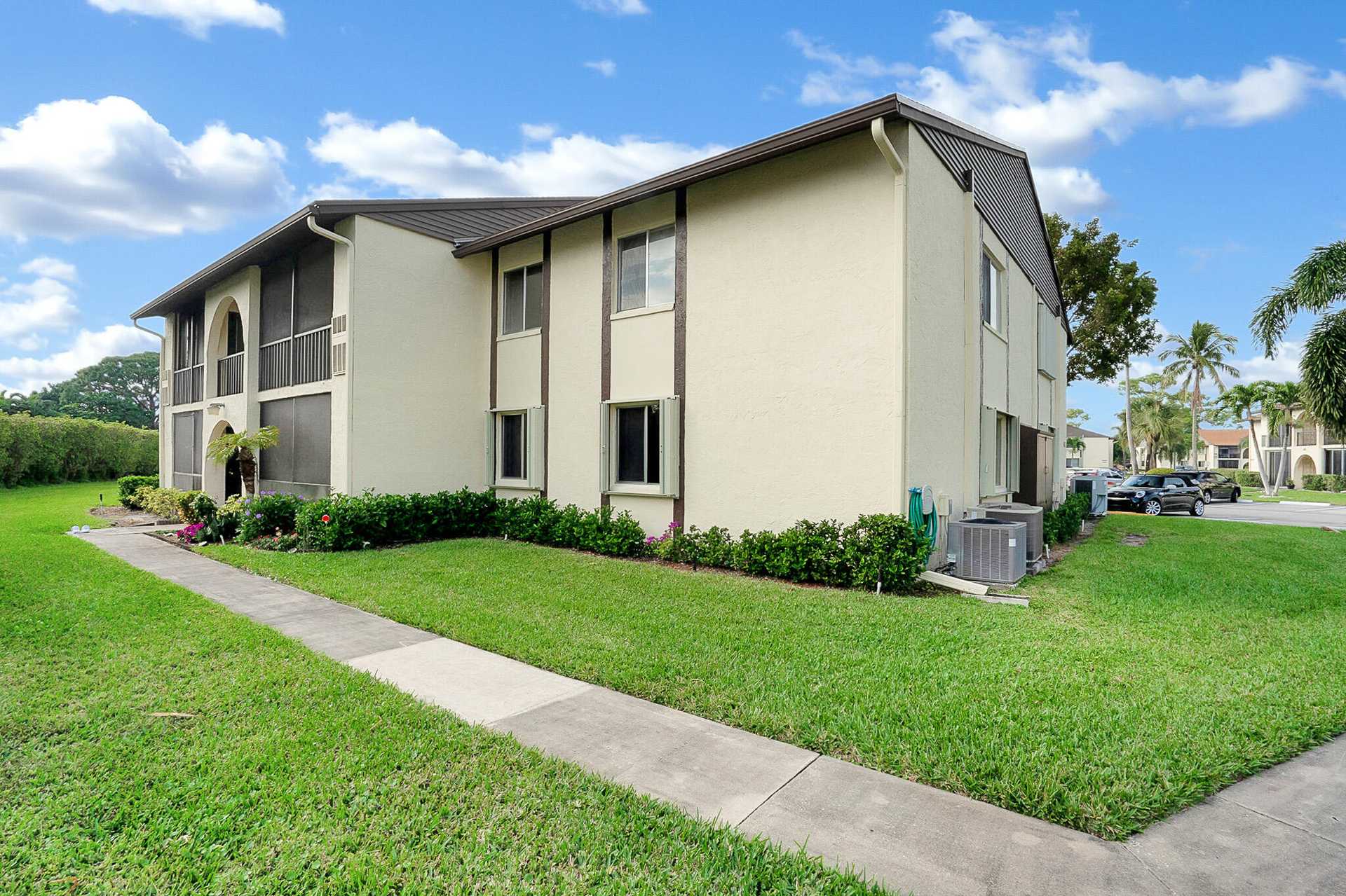 Condominium dans Espaces verts, Floride 11649040