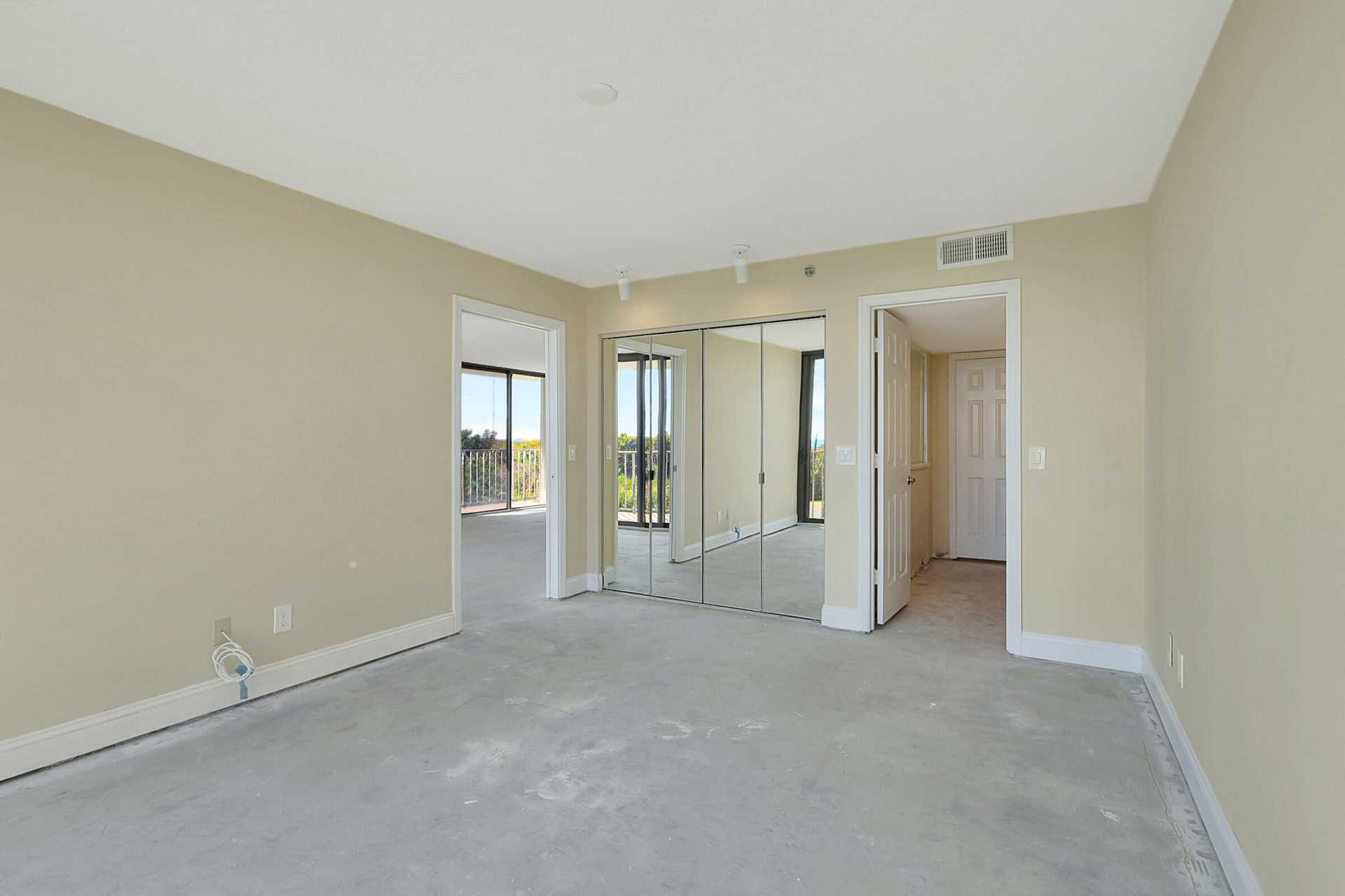 Condominium in Fort Pierce, Florida 11649053