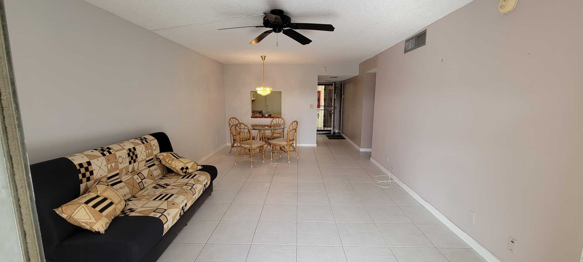 公寓 在 布伦特伍德庄园, 佛罗里达 11649060