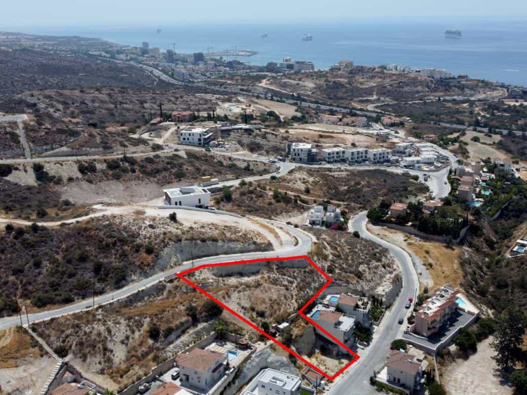 Tanah dalam Agios Tychon, Larnaka 11650477
