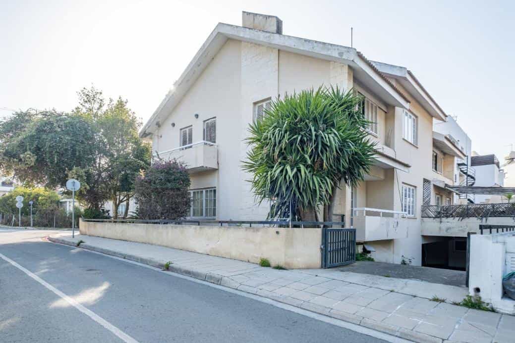 σπίτι σε Strovolos, Nicosia 11650895