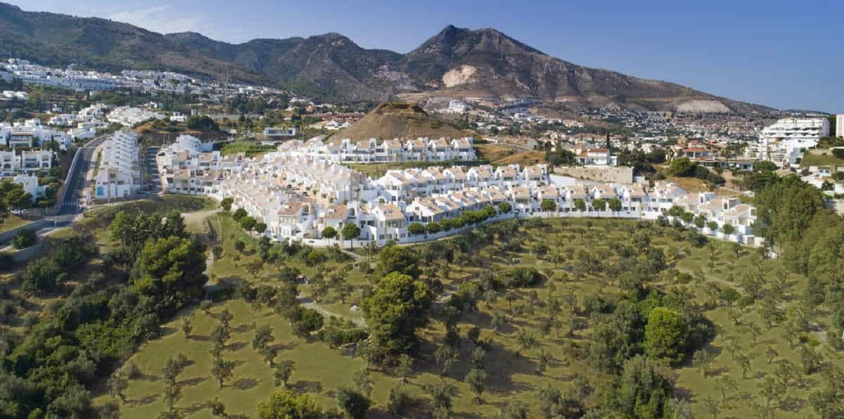 منازل متعددة في Benalmádena, Andalusia 11652456