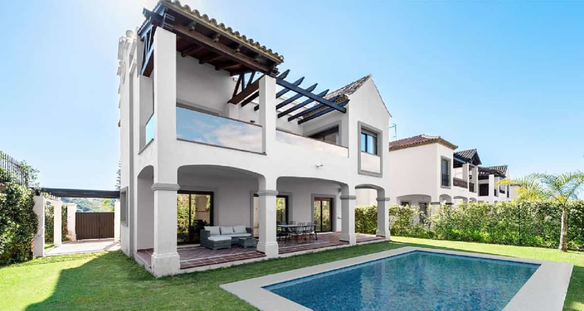 Multiple Houses in Estepona, Andalusia 11653054