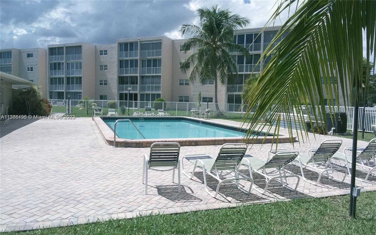 Condominium in Dania Beach, Florida 11654064