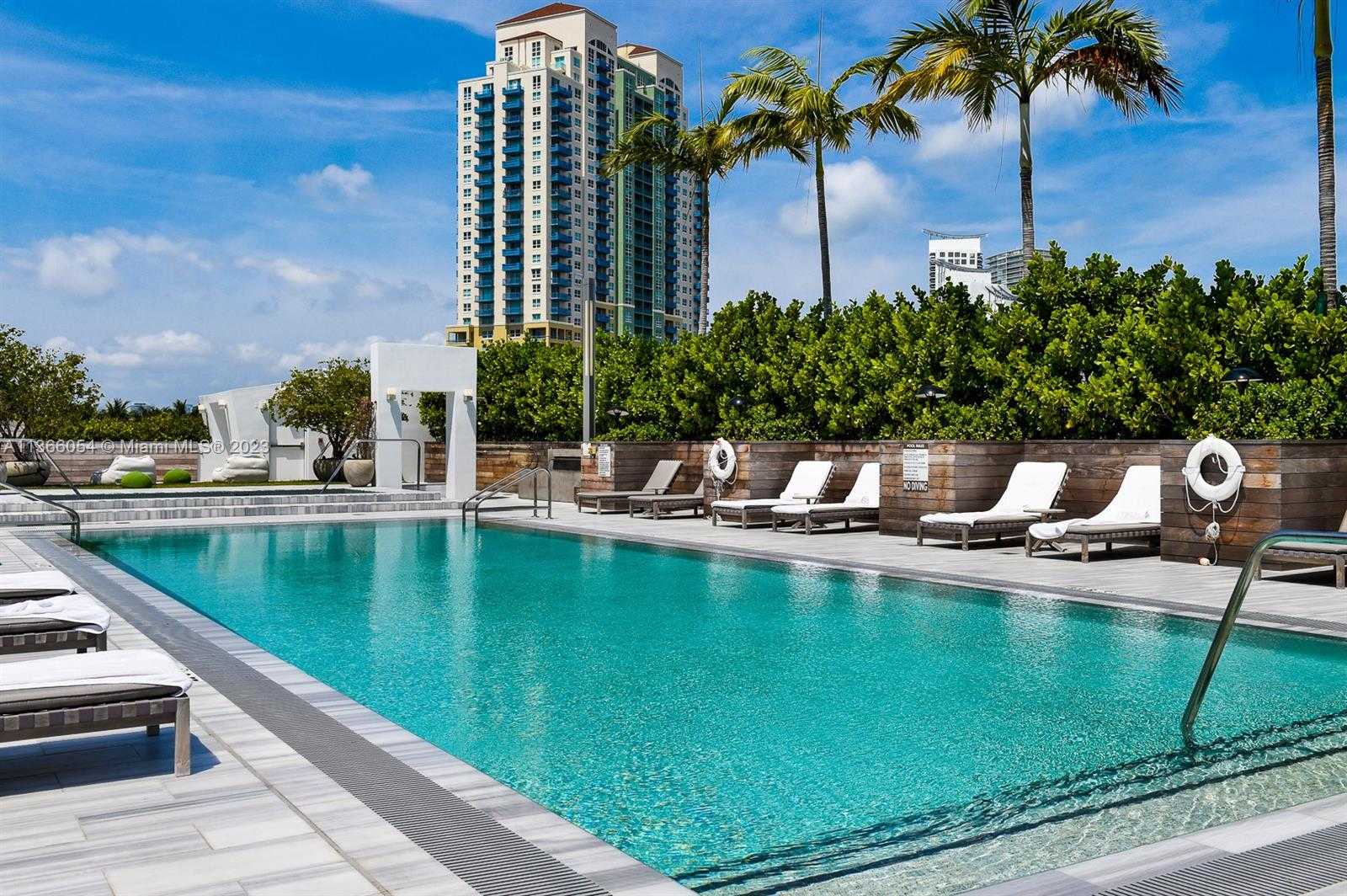 House in Miami Beach, Florida 11654083