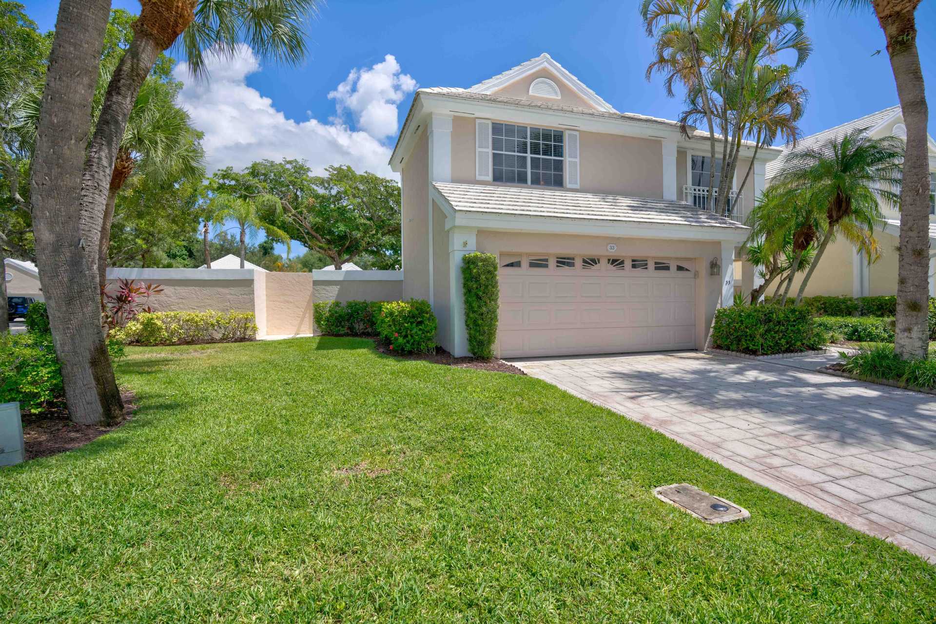 House in Palm Beach Gardens, Florida 11654087