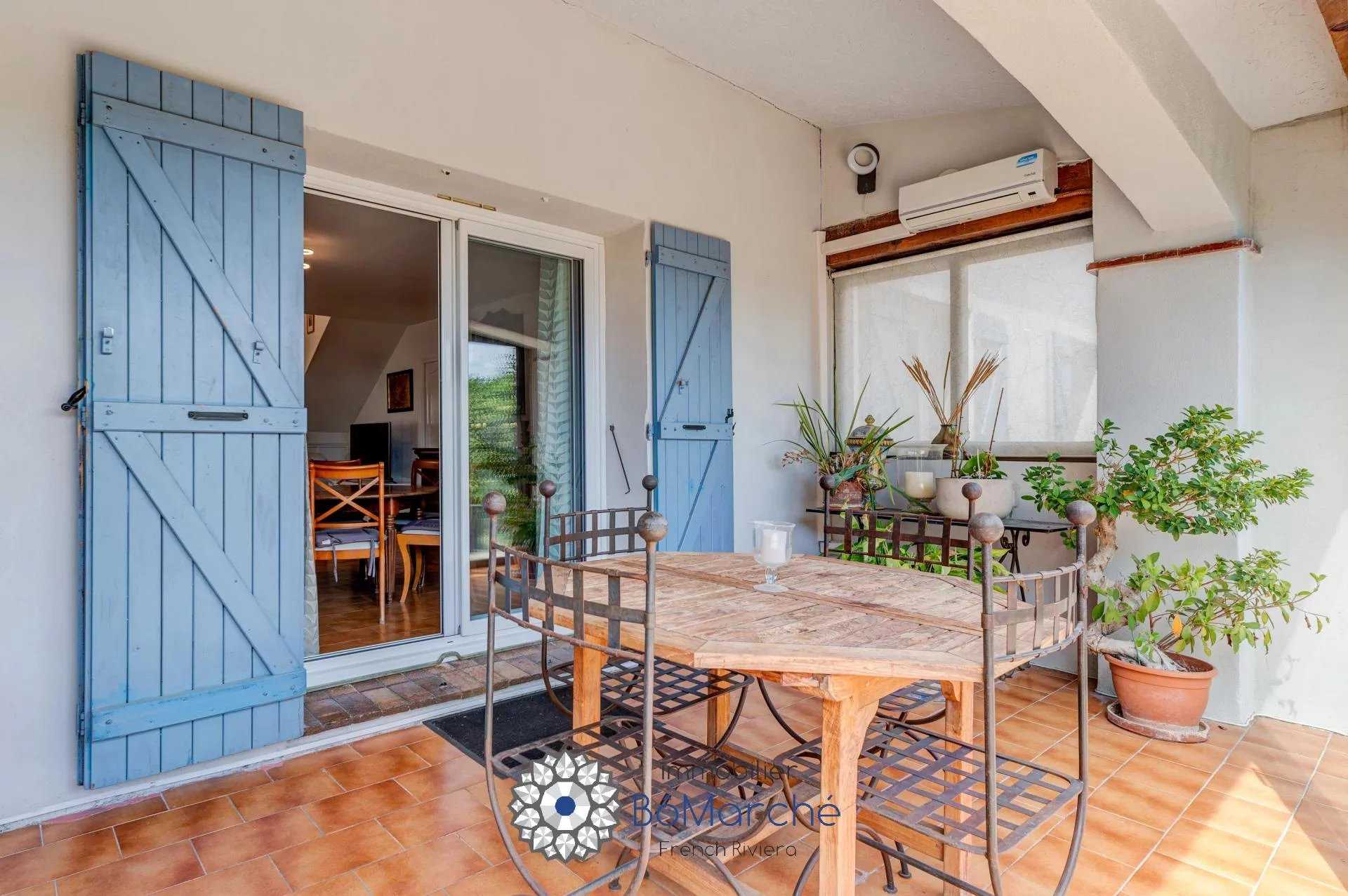 Huis in Falicon, Provence-Alpes-Côte d'Azur 11654110