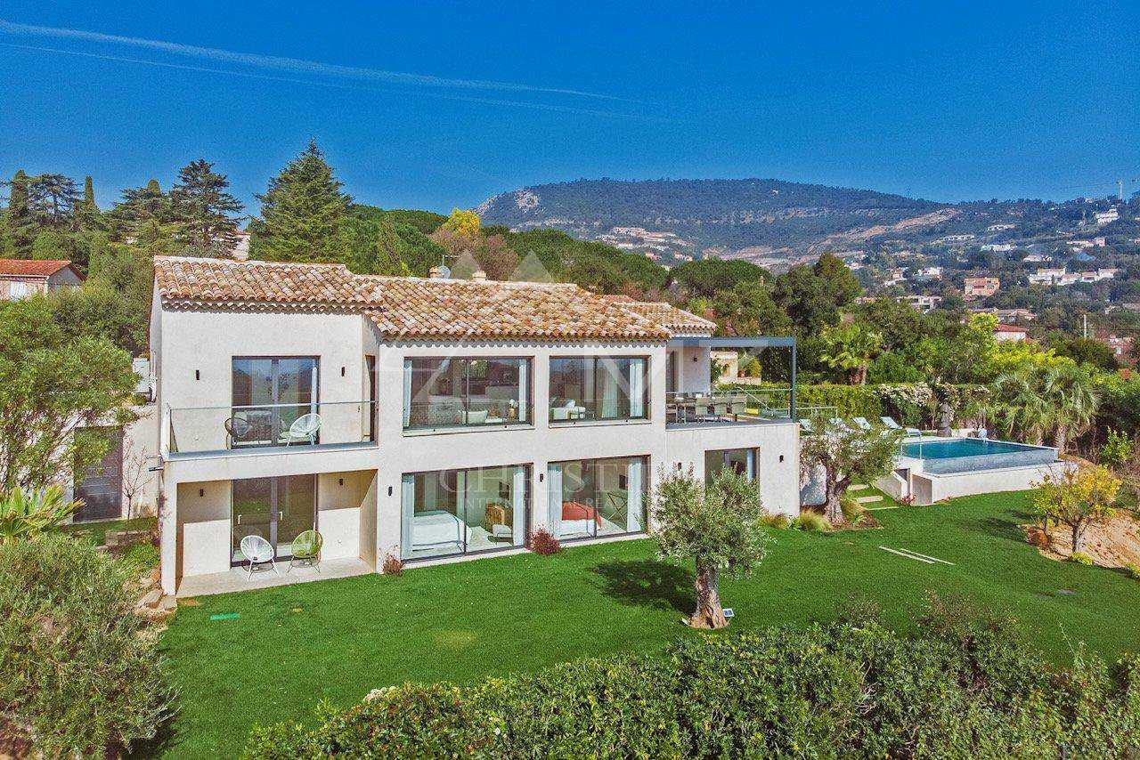 Rumah di Grimaud, Provence-Alpes-Cote d'Azur 11655629
