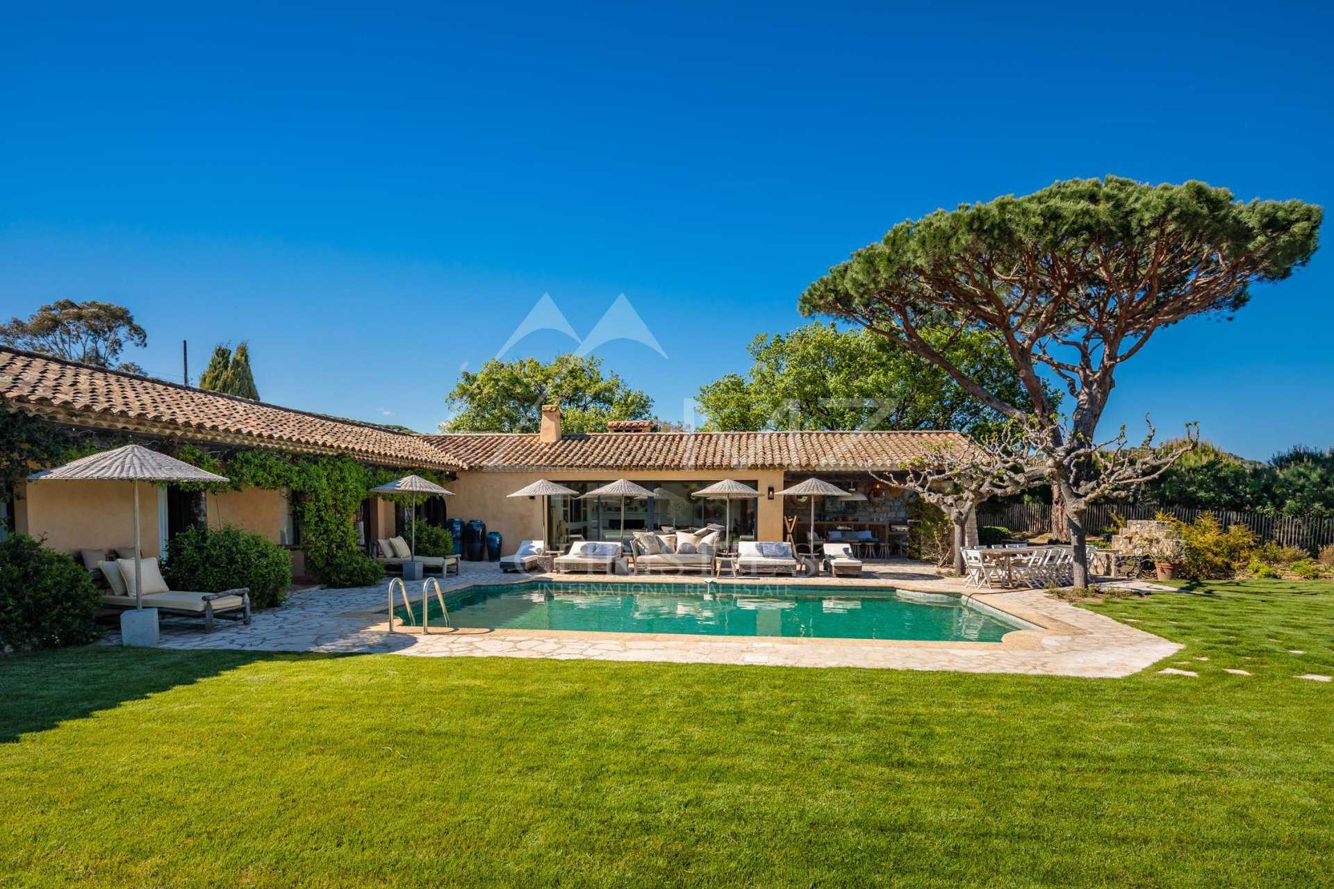 Rumah di Ramatuelle, Provence-Alpes-Cote d'Azur 11655641