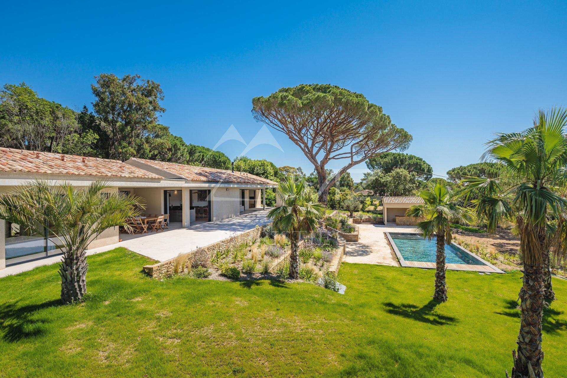 Talo sisään Saint-Tropez, Provence-Alpes-Cote d'Azur 11655642
