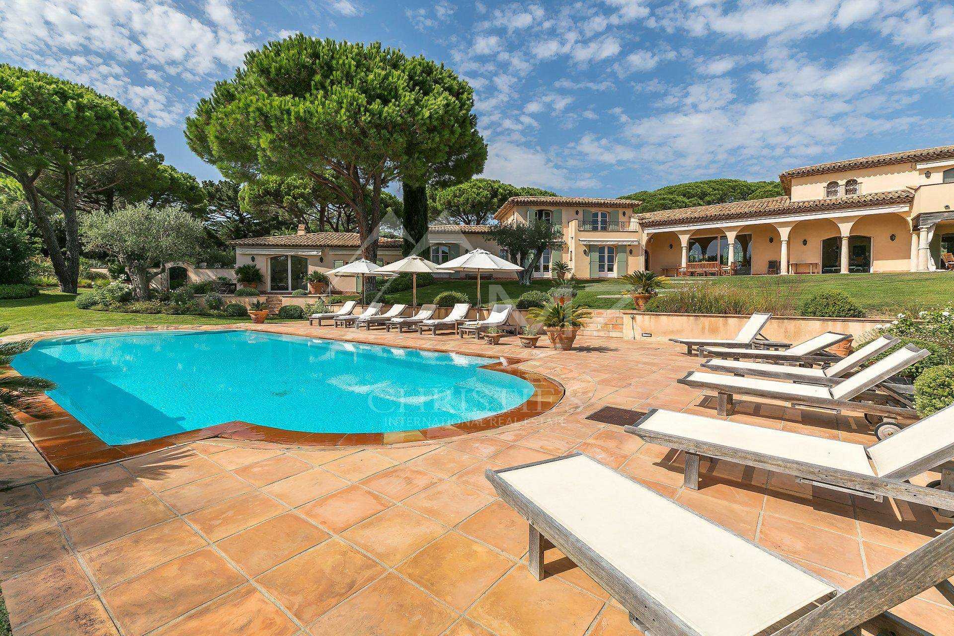 Talo sisään Saint-Tropez, Provence-Alpes-Cote d'Azur 11655654