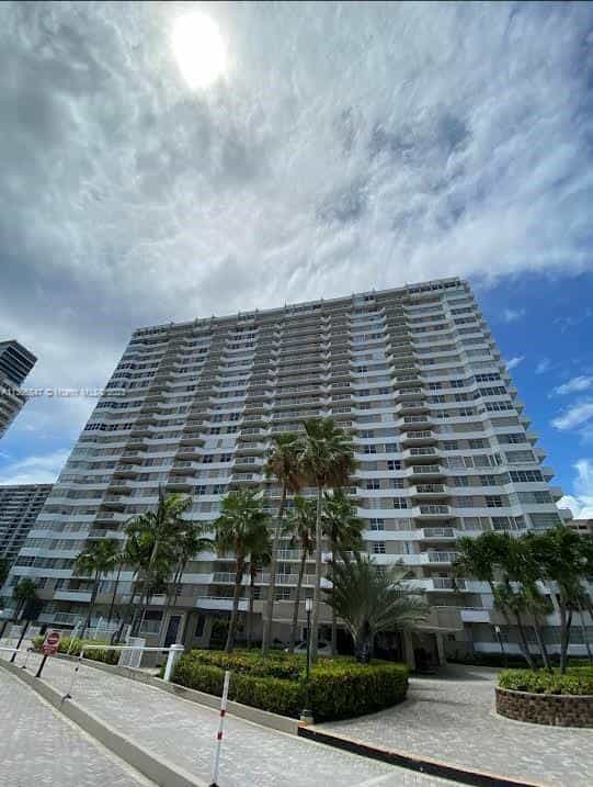 Condominium in Golden Beach, Florida 11655674
