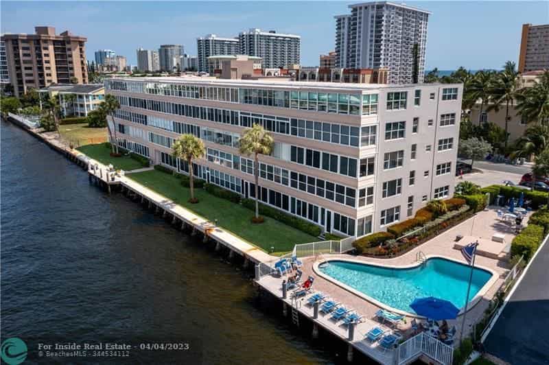 Condominium dans Village portuaire, Floride 11655685