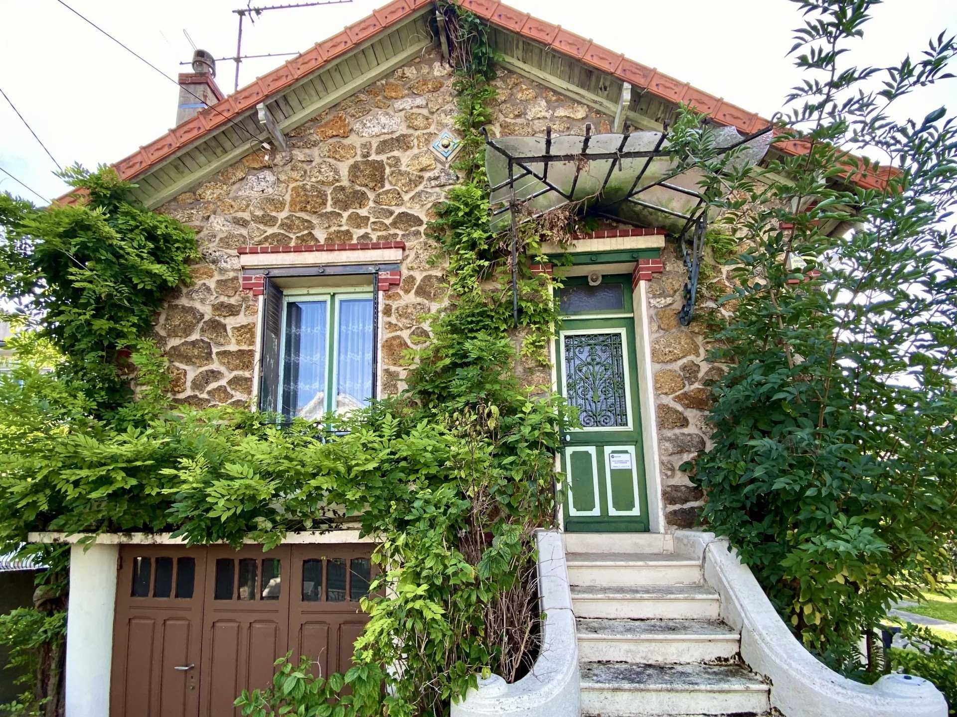 House in Livry-Gargan, Seine-Saint-Denis 11655703