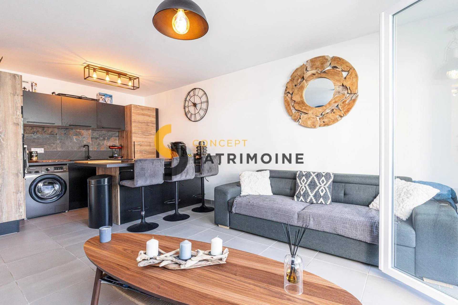 公寓 在 Carros, Alpes-Maritimes 11655722