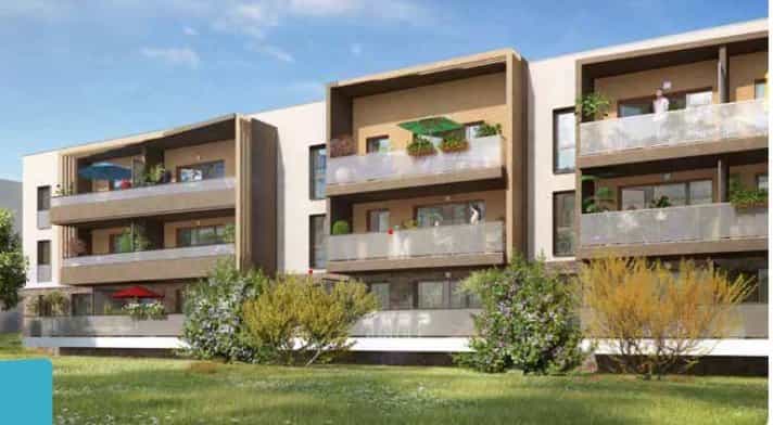 Condominium in Fréjus, Provence-Alpes-Côte d'Azur 11655740