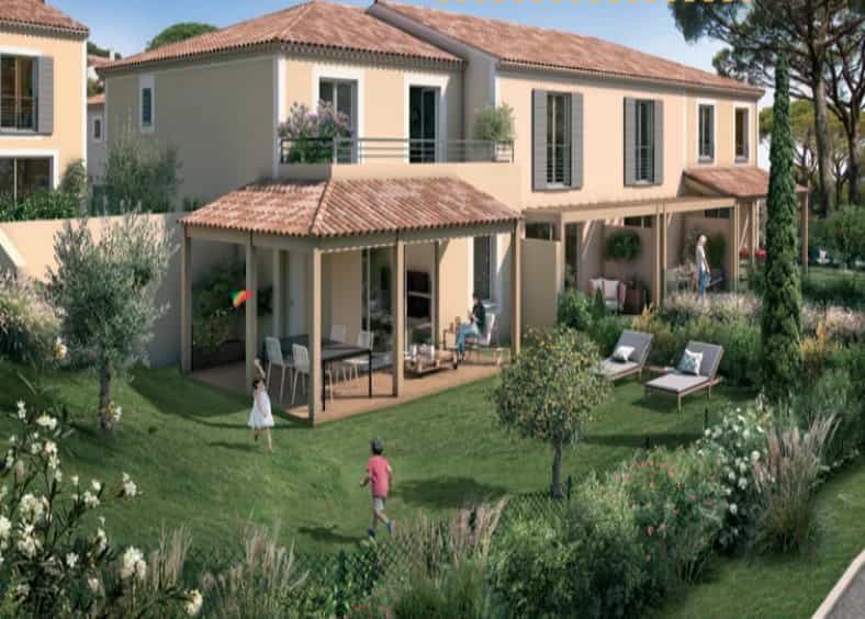 Eigentumswohnung im Sainte-Maxime, Provence-Alpes-Côte d'Azur 11655758