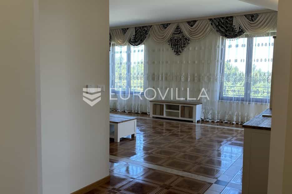 公寓 在 Premantura, Istarska županija 11656090