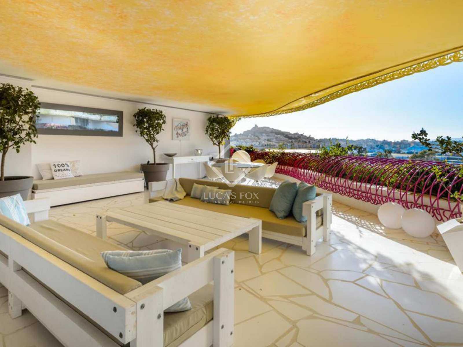 Condominium dans Ibiza, les Îles Baléares 11656218