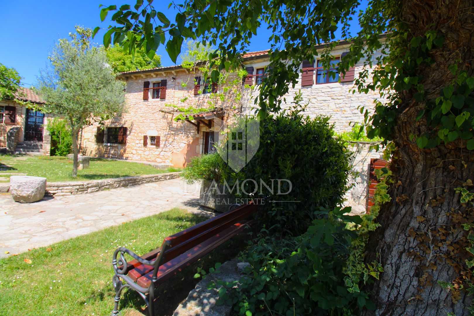 Talo sisään Žminj, Istria County 11656471