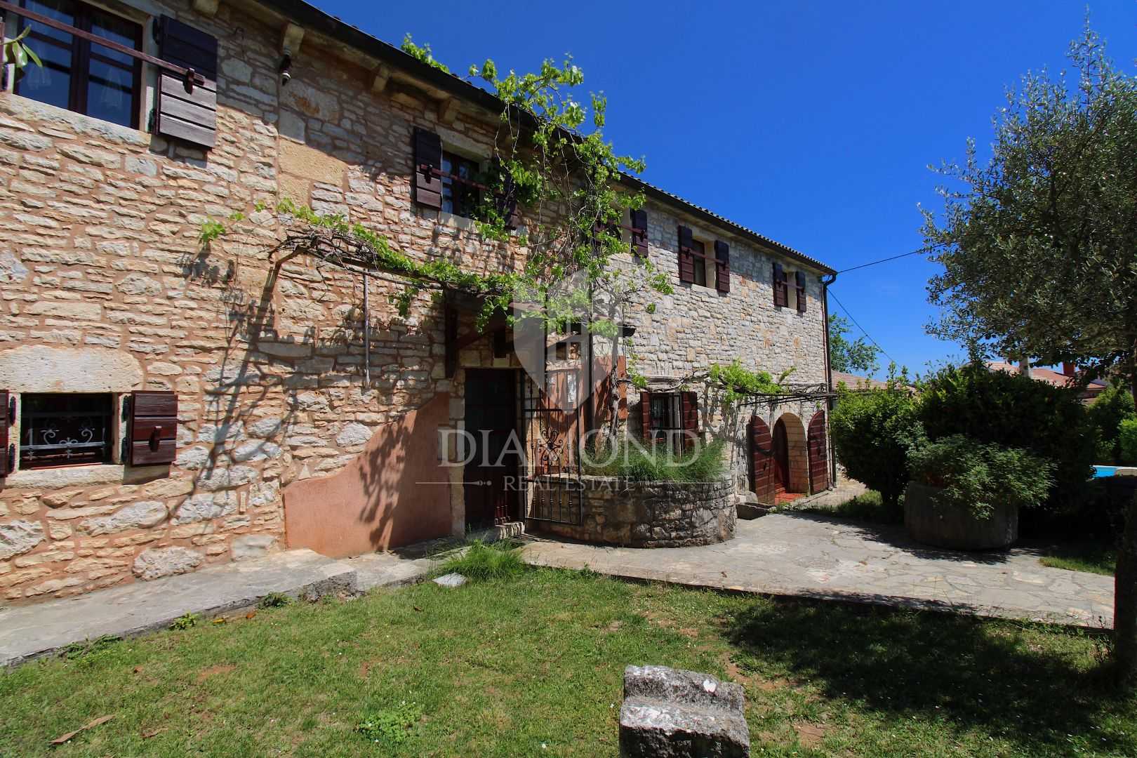 Talo sisään Žminj, Istria County 11656471