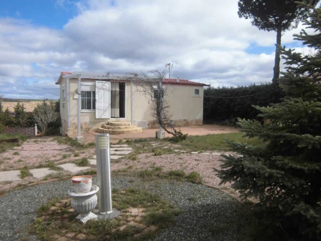 σπίτι σε Matarrubia, Castilla-La Mancha 11656654