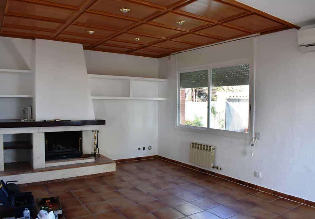 Rumah di Urbanisasi Feliu, Catalonia 11656732
