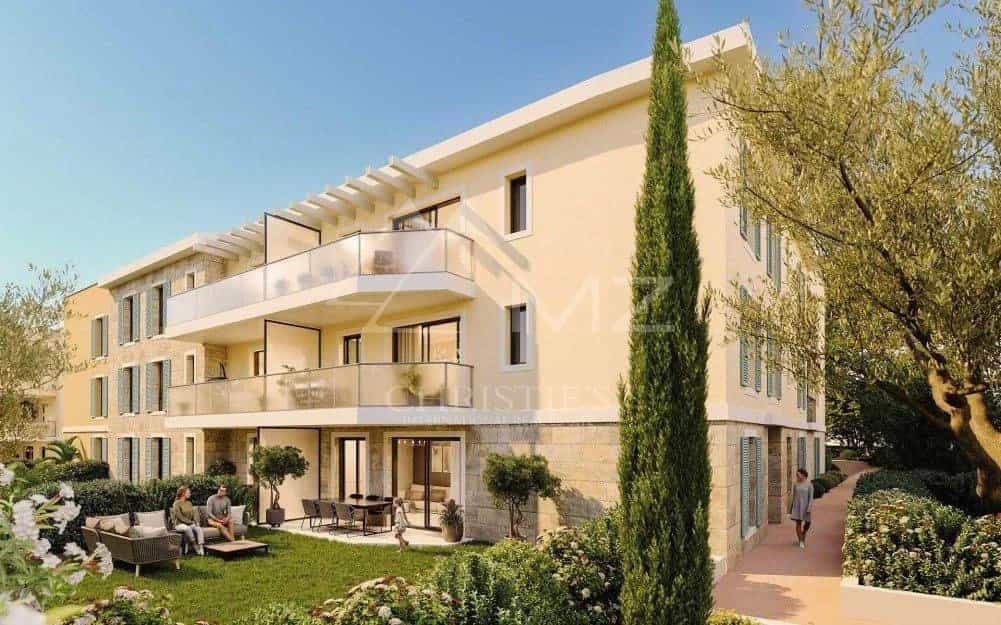 Condominium dans Les Gervais, Provence-Alpes-Cote d'Azur 11656744
