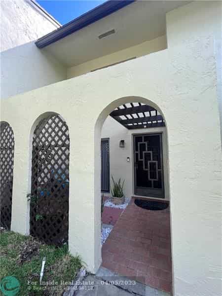 жилой дом в Сандалфут-Коув, Флорида 11656797