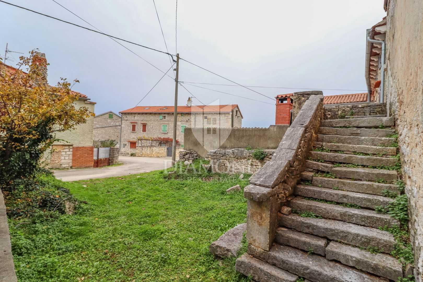 House in Kanfanar, Istria County 11657444