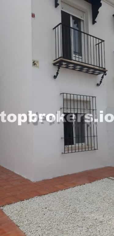 House in Coria del Rio, Andalusia 11657590