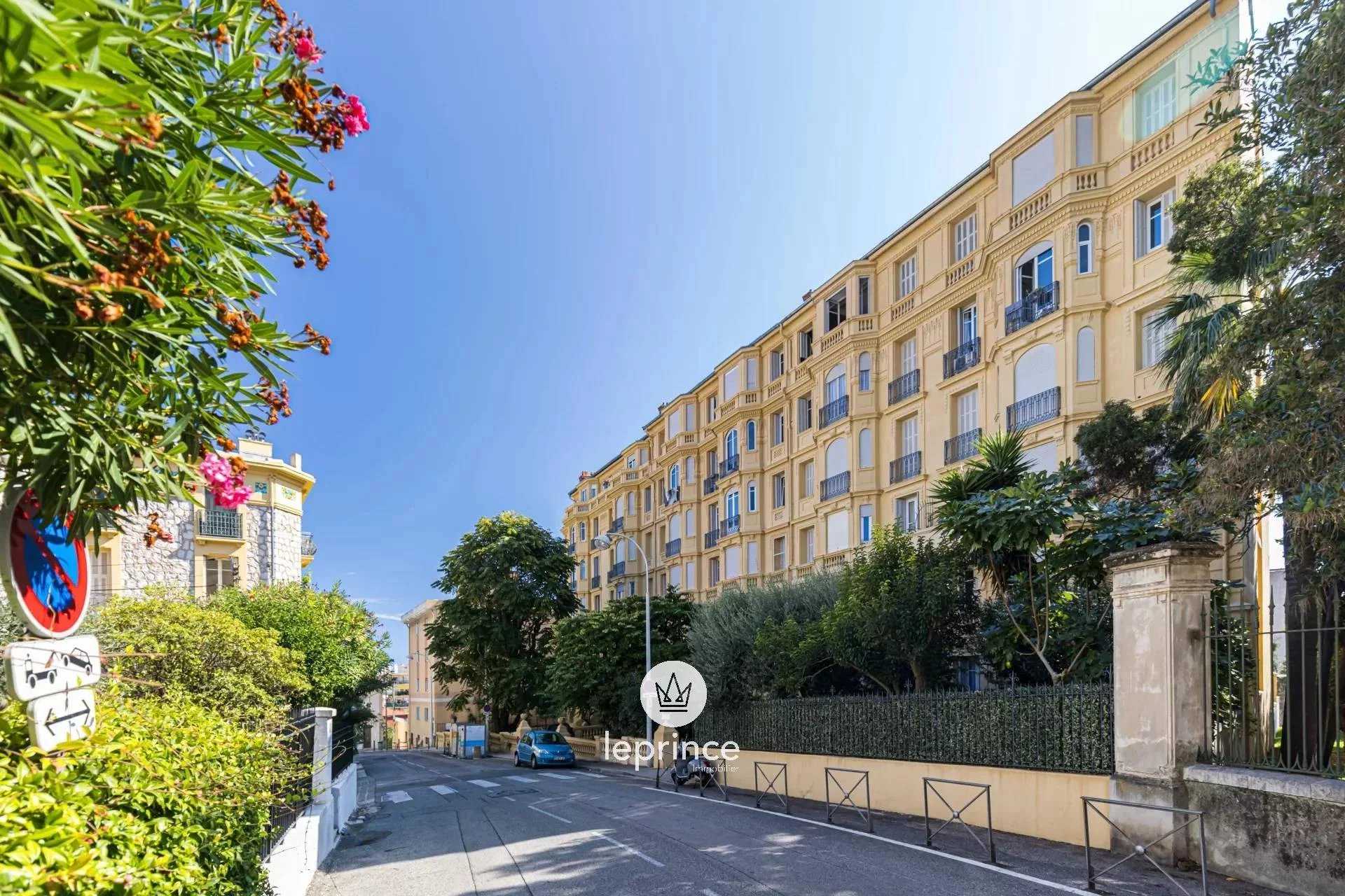 Condominium in Nice, Alpes-Maritimes 11657643