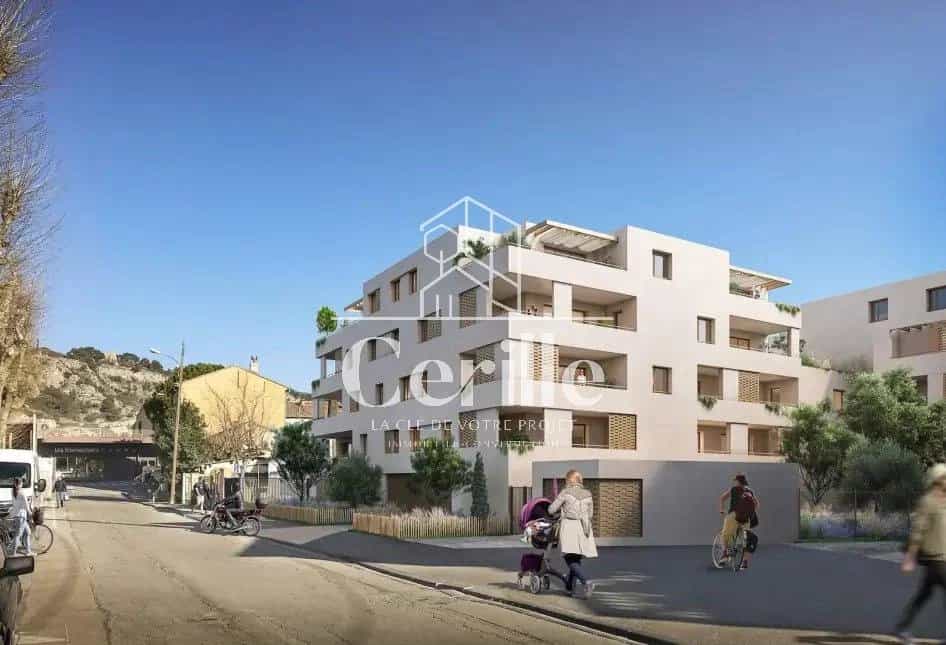 Condominium in Cavaillon, Provence-Alpes-Cote d'Azur 11657809