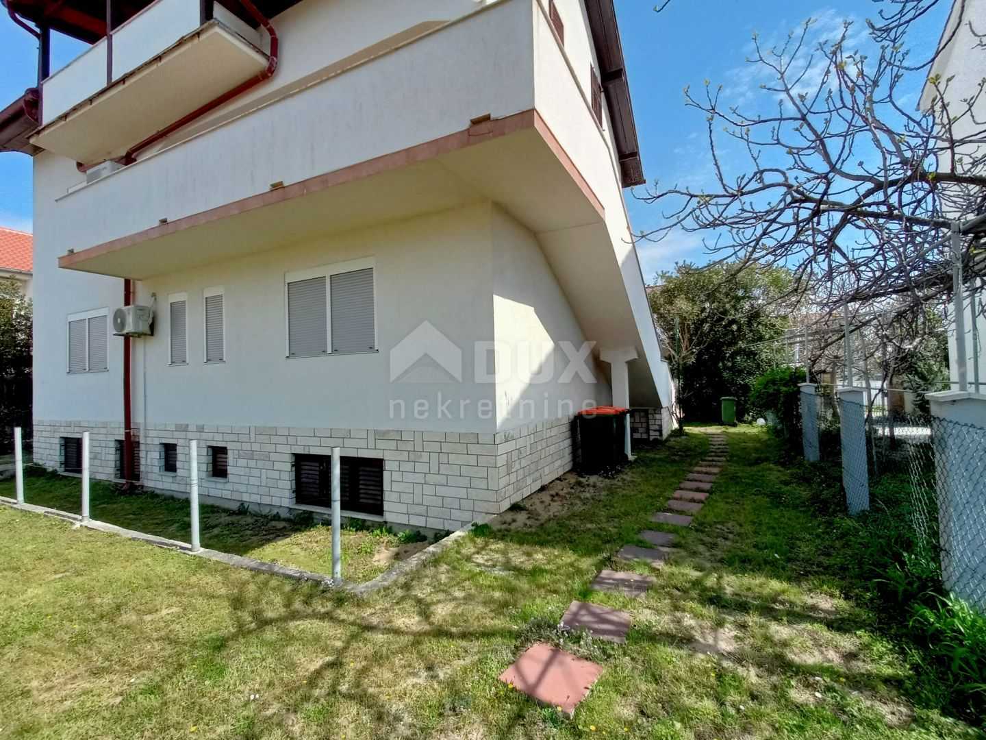 Hus i Batalazi, Zadarska Zupanija 11657872