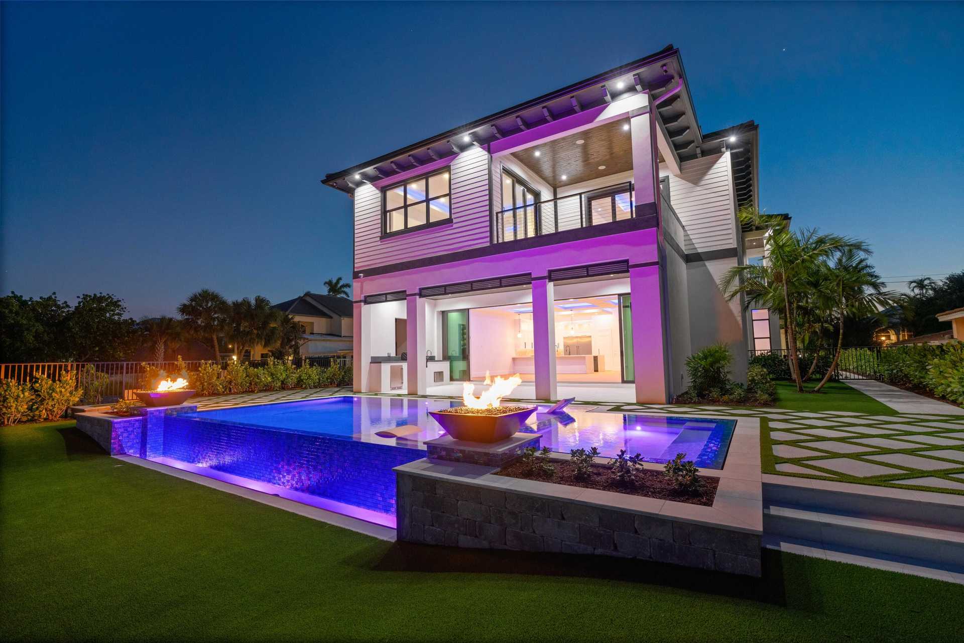 House in South Palm Beach, Florida 11658435