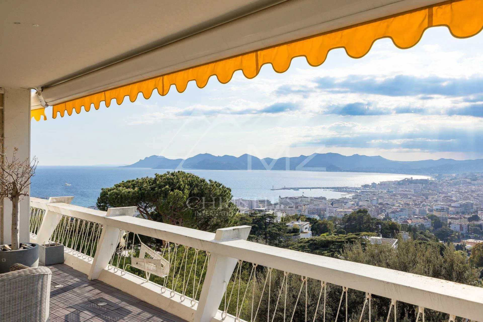 Condominium in Cannes, Alpes-Maritimes 11658499