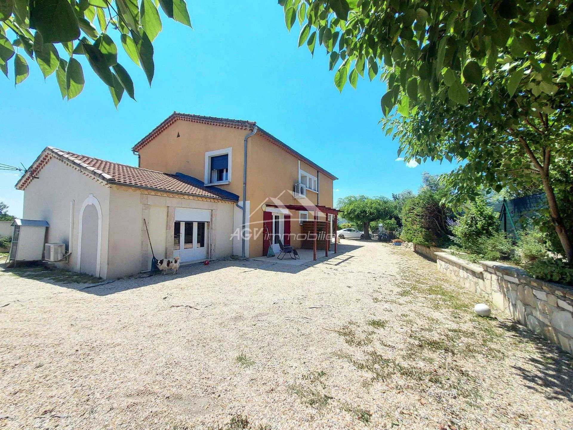 房子 在 Salindres, Occitanie 11658517