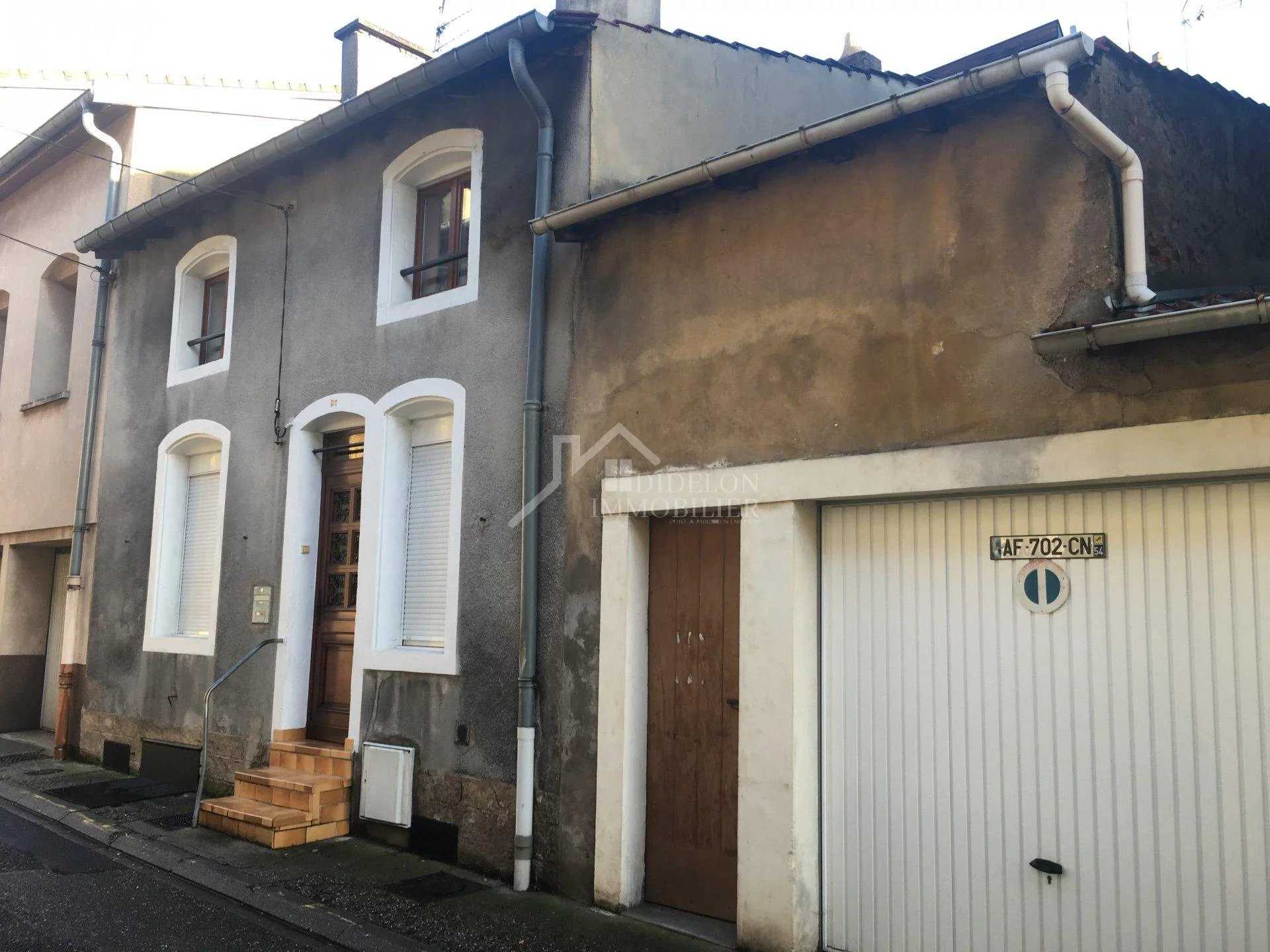 Flere huse i Pont-a-Mousson, Grand Est 11658541