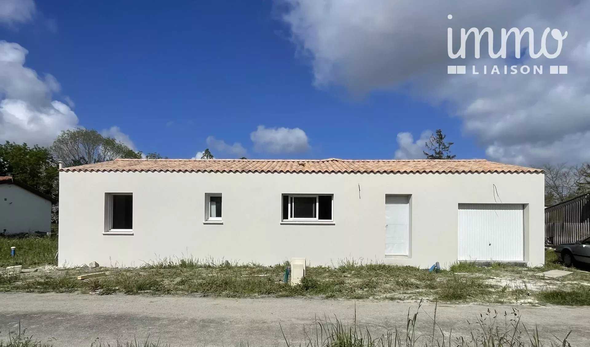 住宅 在 Courçon, Charente-Maritime 11658578