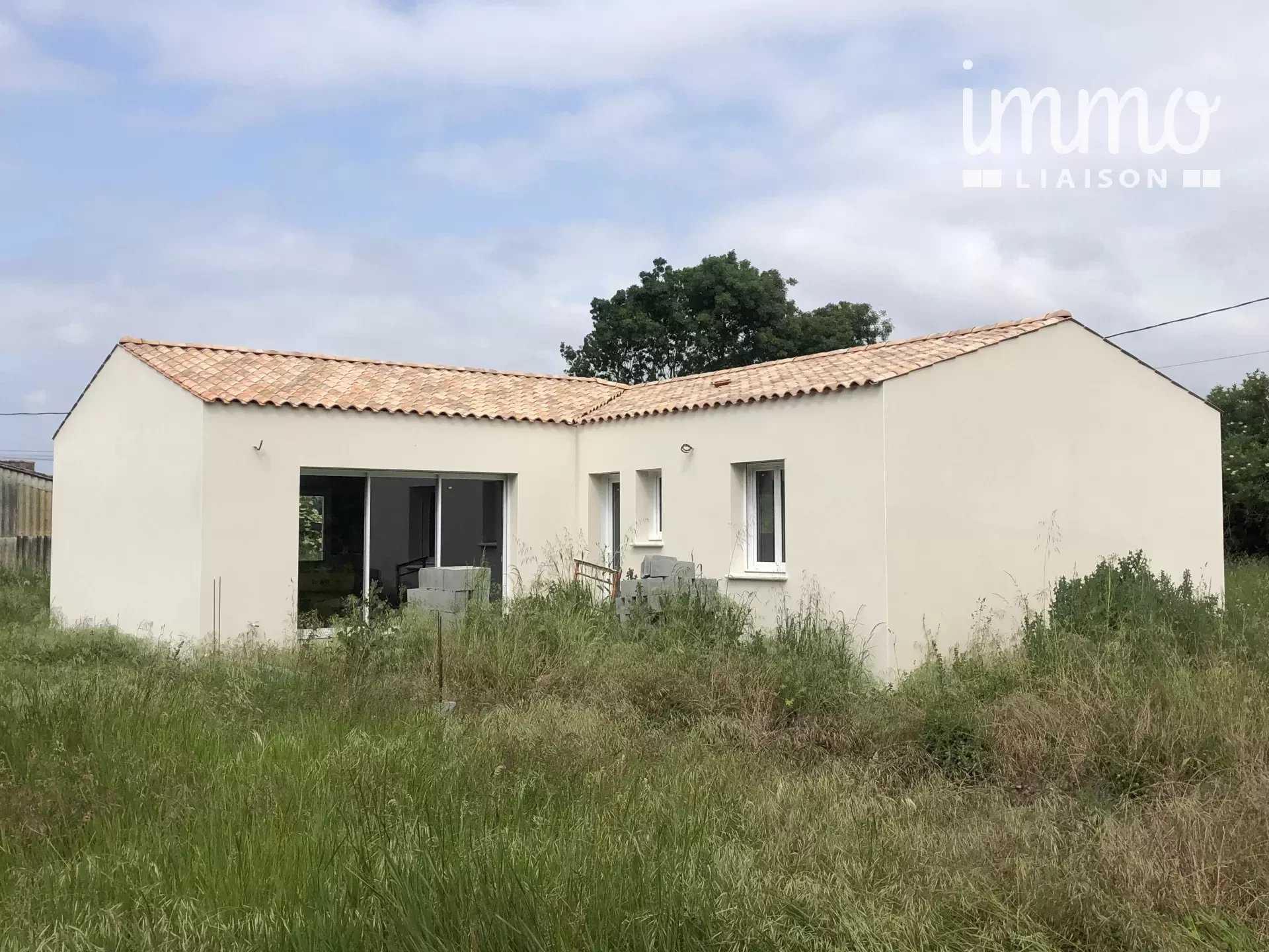 σπίτι σε Courçon, Charente-Maritime 11658578