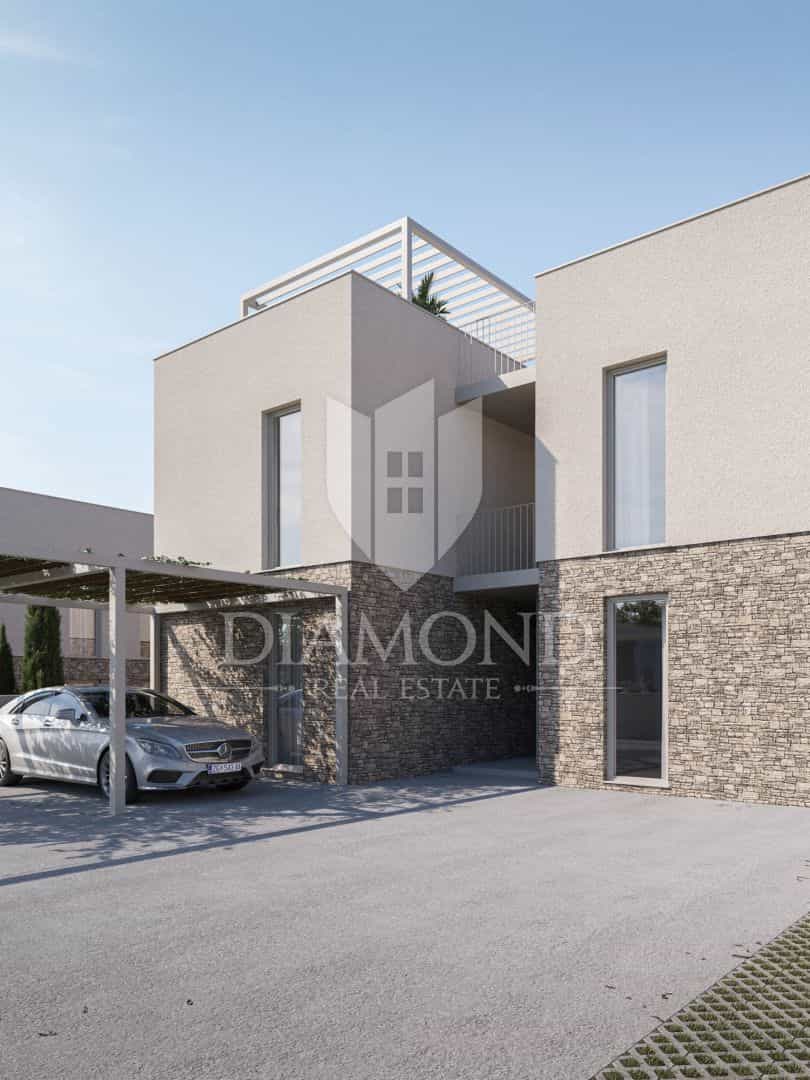 بيت في Novigrad, Istria County 11658982