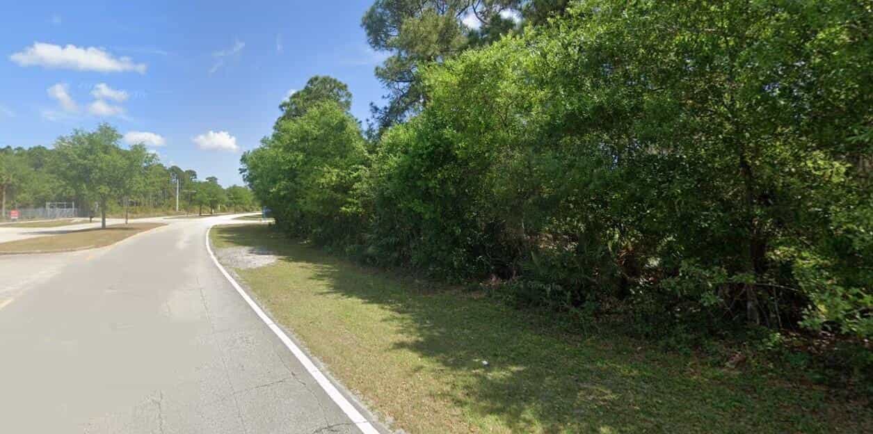 土地 在 Port St. Lucie, Florida 11659899