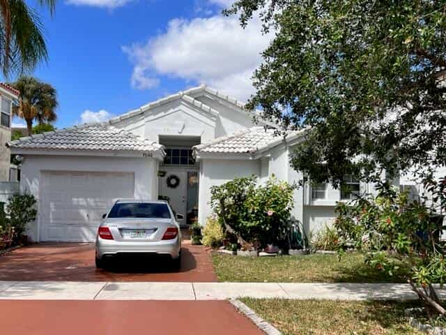 Будинок в Miami, Florida 11659914