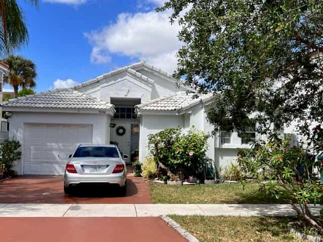 House in Kendall West, Florida 11659914