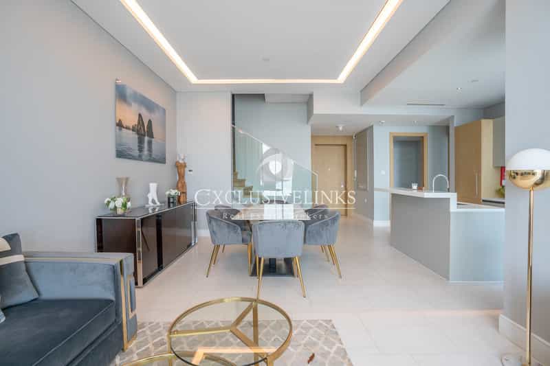 Condominium in Dubai, Dubayy 11660067