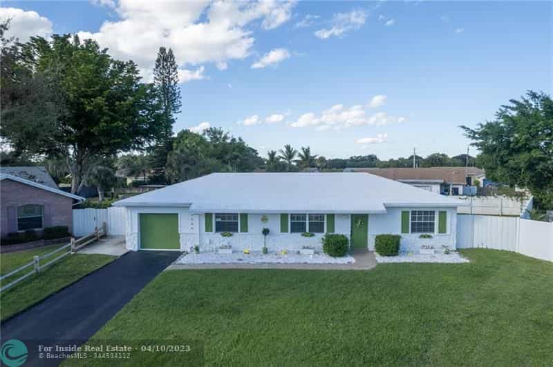 House in Hamptons at Boca Raton, Florida 11660561